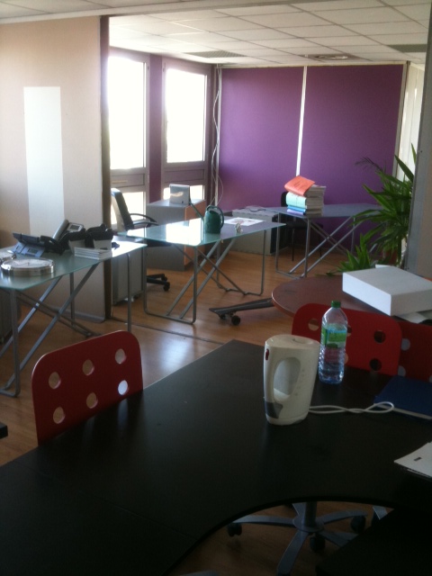 bureau a louer aix les milles