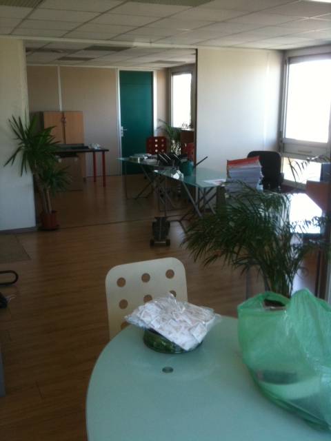 bureau a louer aix les milles